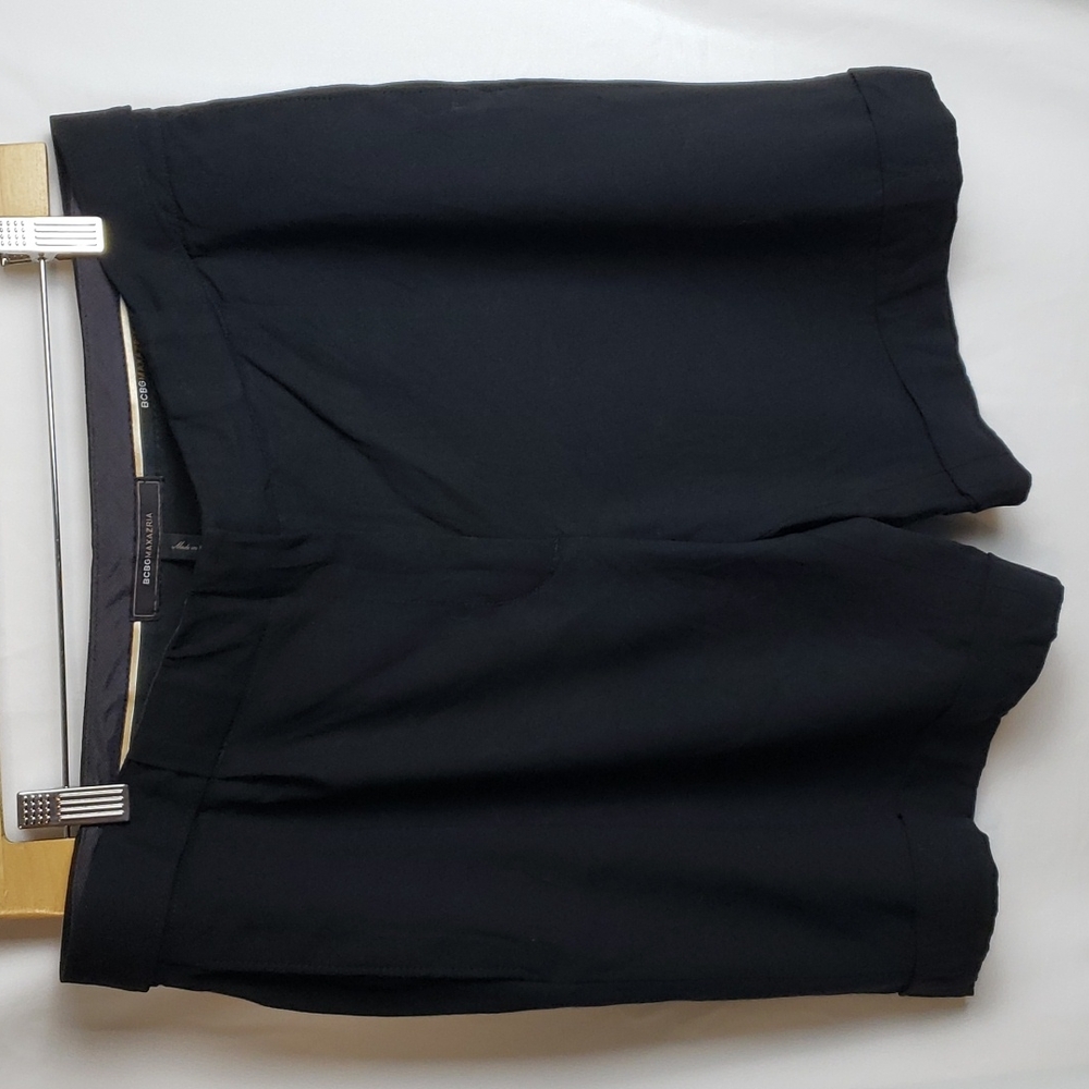 BCBGMaxAzria Dress Shorts, Size 8, Black